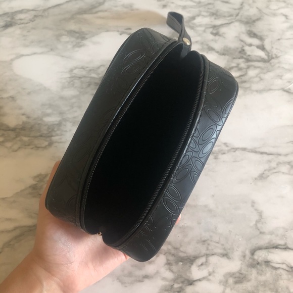 Two Oakley eyeglass cases - Picture 6 of 7